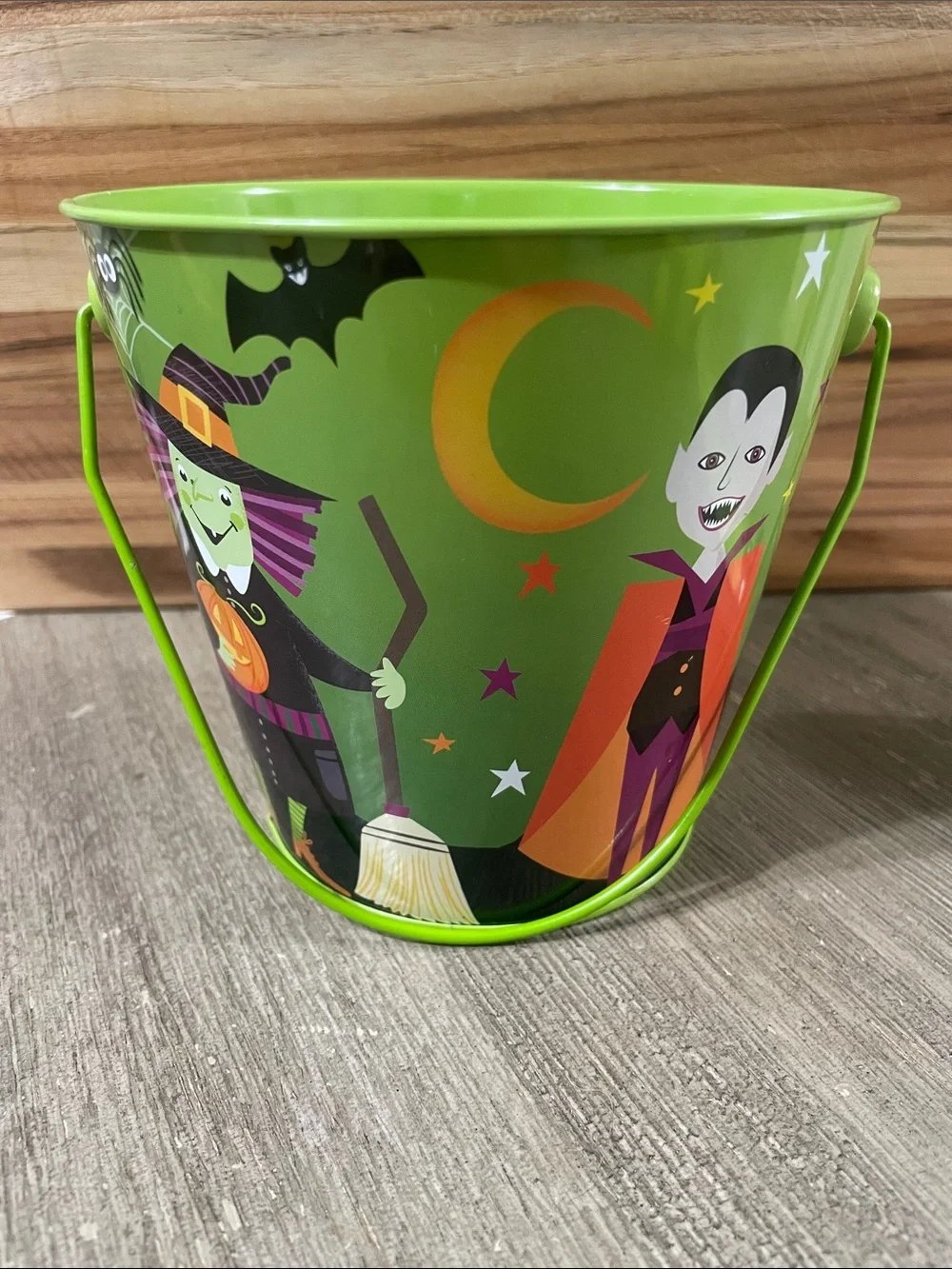No festive green
